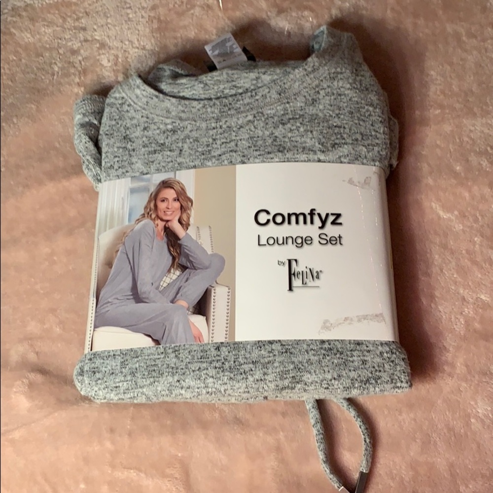 NWT Felina Comfyz Coco 2 Piece Lounge Set